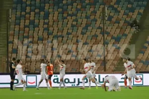 احتفالات فريدة على طريقة صلاح: لحظات مؤثرة من مباراة الزمالك وفاركو ونهاية حلم منسي (صور)