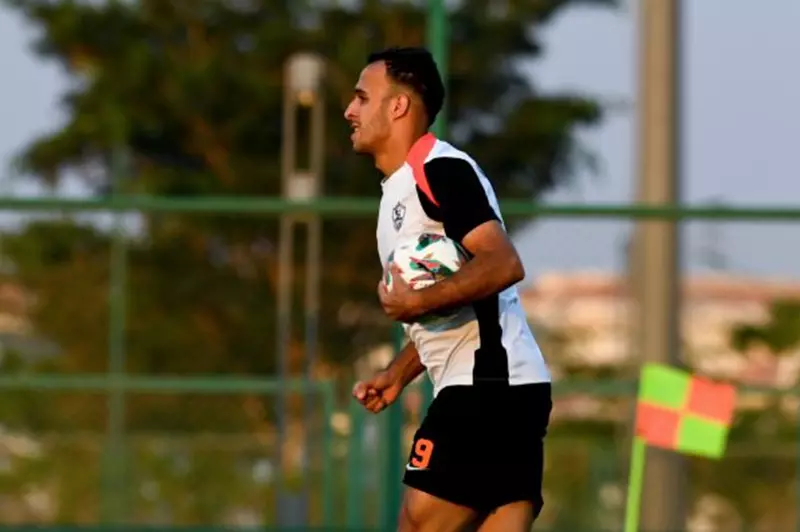 انتظام ناصر منسي وربيع في التدريبات الجماعية انتظام ناصر منسي وربيع في التدريبات الجماعية