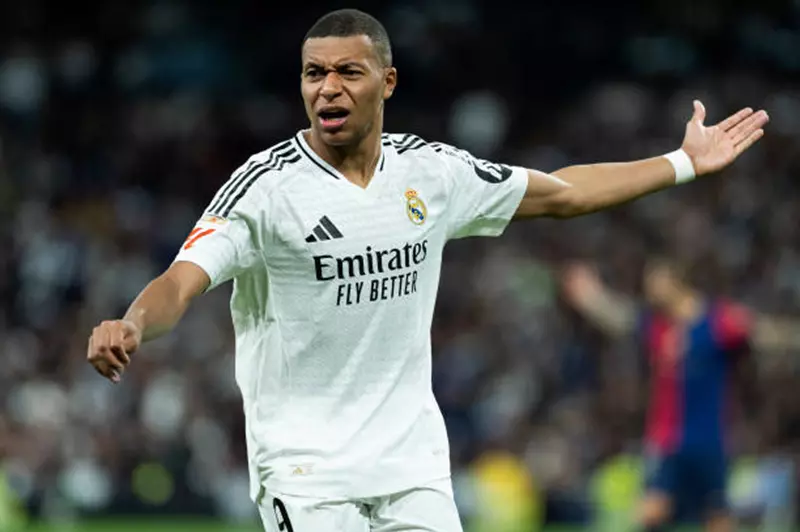 مصيدة فليك.. هل يقع مبابي وريال مدريد في الفخ مجددًا؟ مصيدة فليك.. هل يقع مبابي وريال مدريد في الفخ مجددًا؟