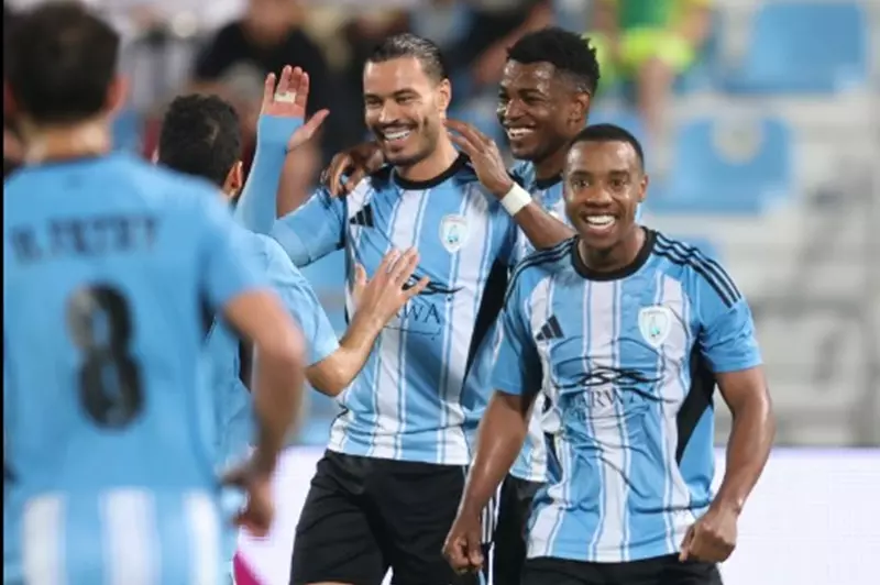 حمدي فتحي “رجل المباراة”.. الوكرة يخطف الفوز أمام قطر حمدي فتحي “رجل المباراة”.. الوكرة يخطف الفوز أمام قطر