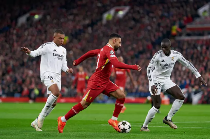 ليفربول وريال مدريد.. فان دايك يمتدح صلاح